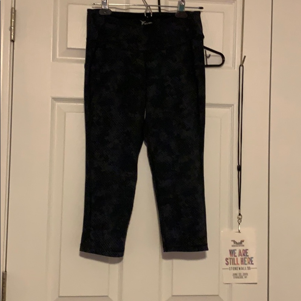 Capri yoga pants